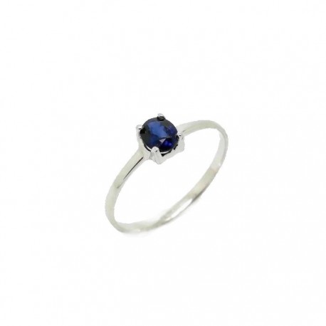 Anillo de oro blanco y zafiro azul